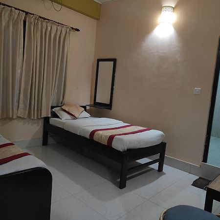 Hotel August International Pokhara Kültér fotó