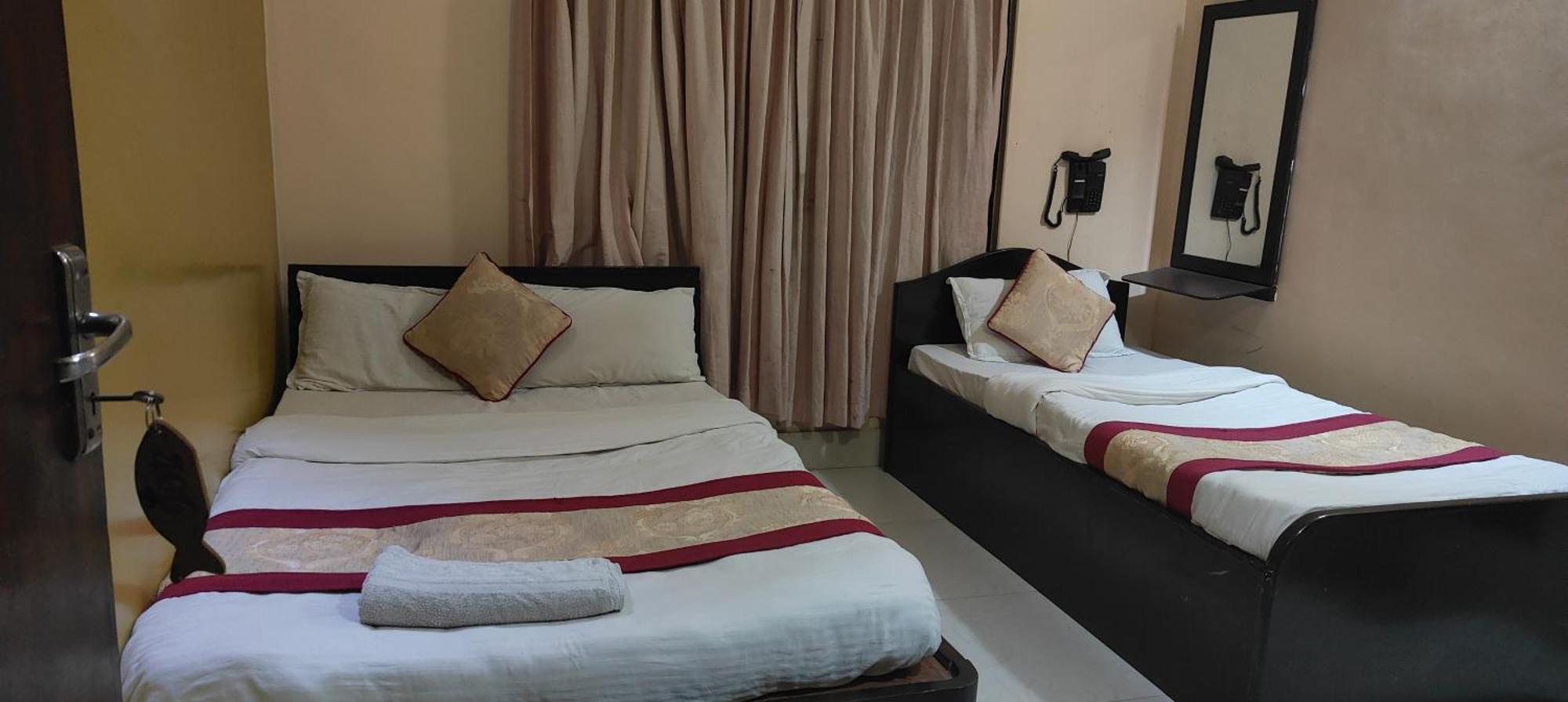 Hotel August International Pokhara Kültér fotó