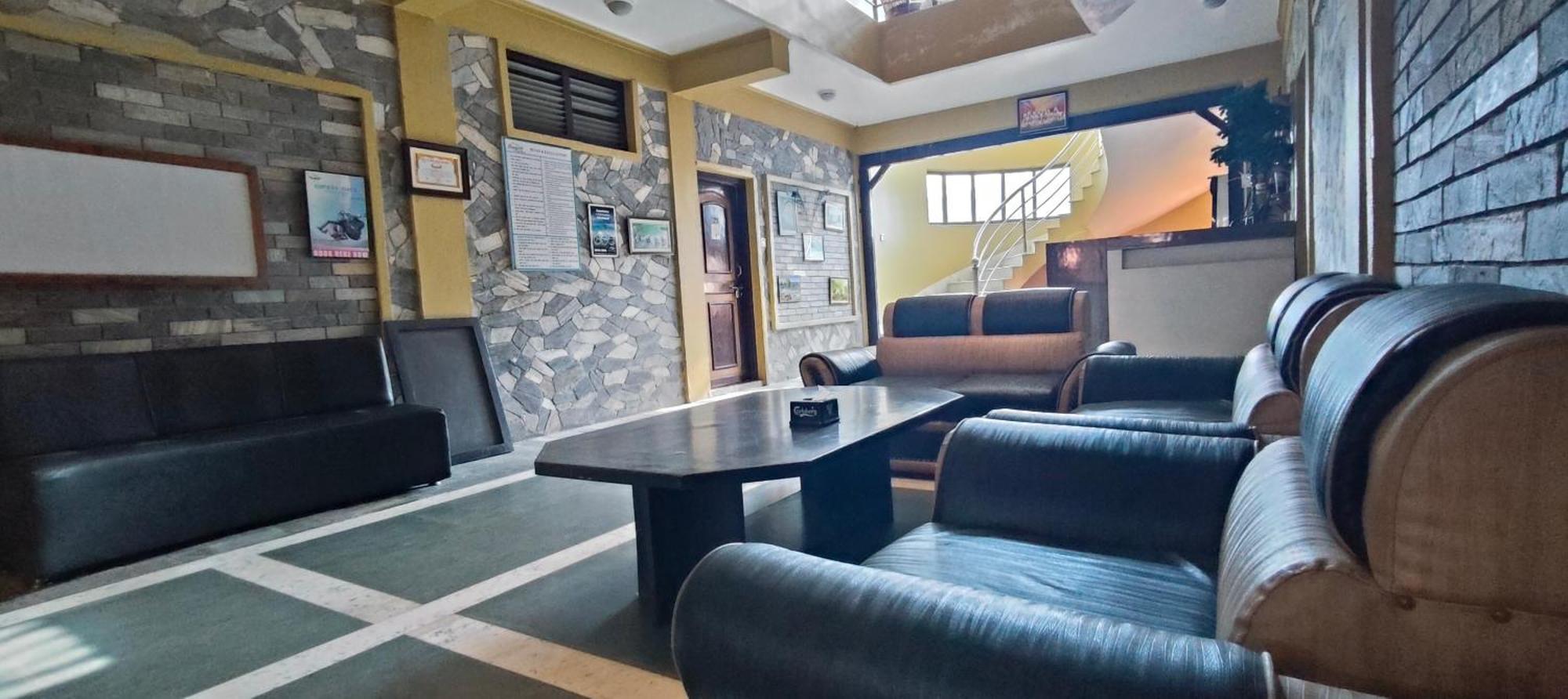 Hotel August International Pokhara Kültér fotó