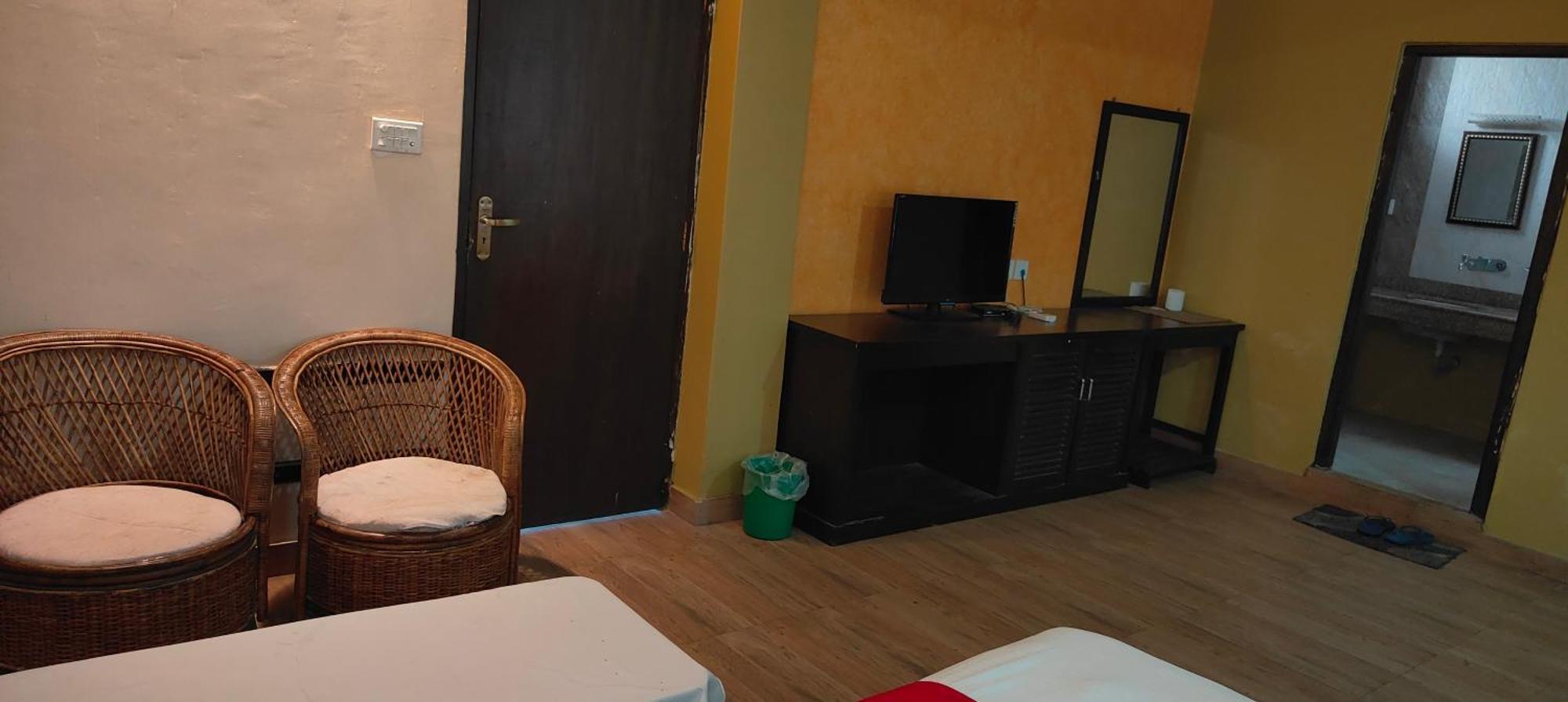 Hotel August International Pokhara Kültér fotó