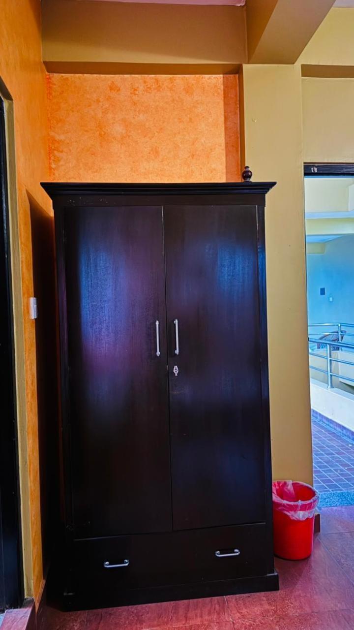 Hotel August International Pokhara Kültér fotó