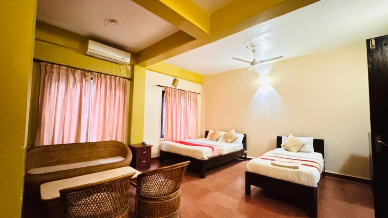 Hotel August International Pokhara Kültér fotó