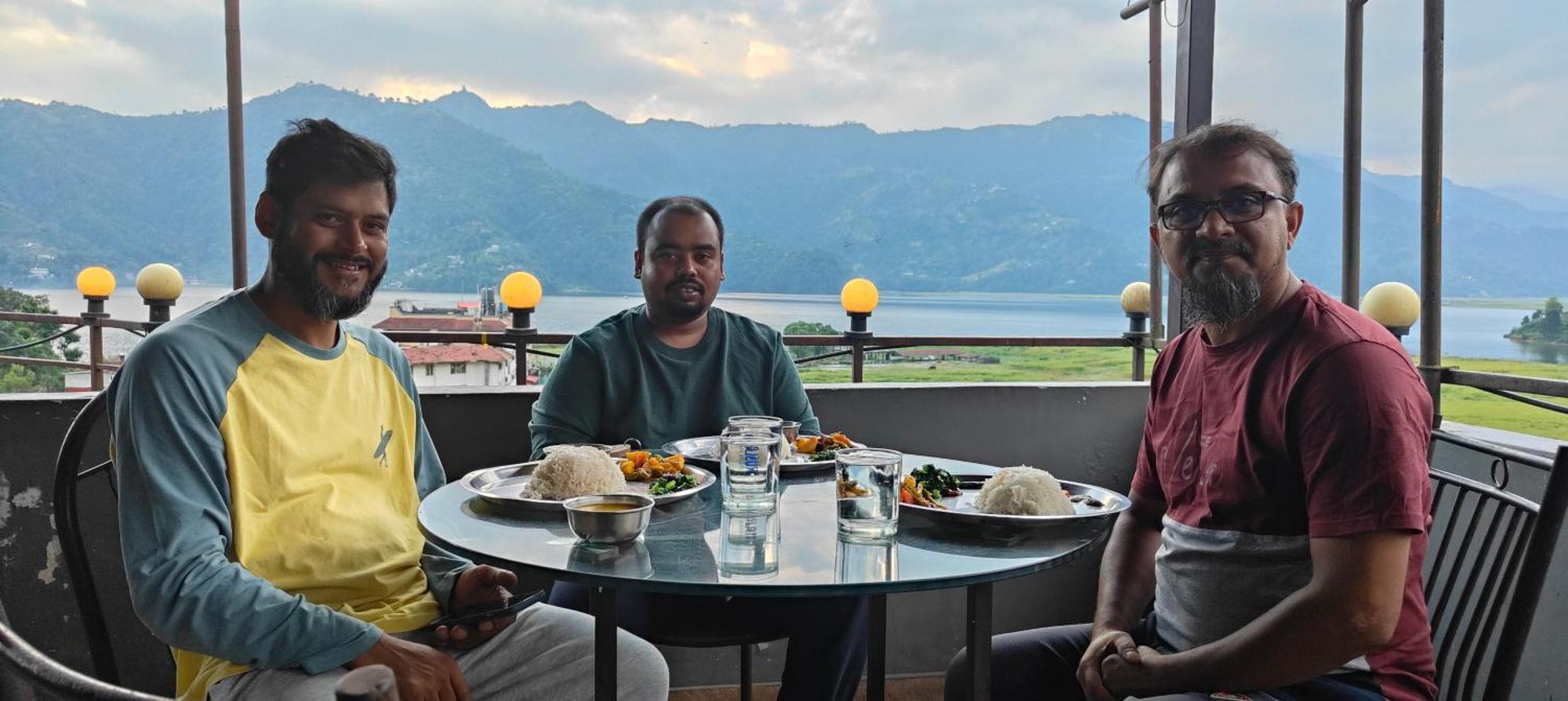 Hotel August International Pokhara Kültér fotó