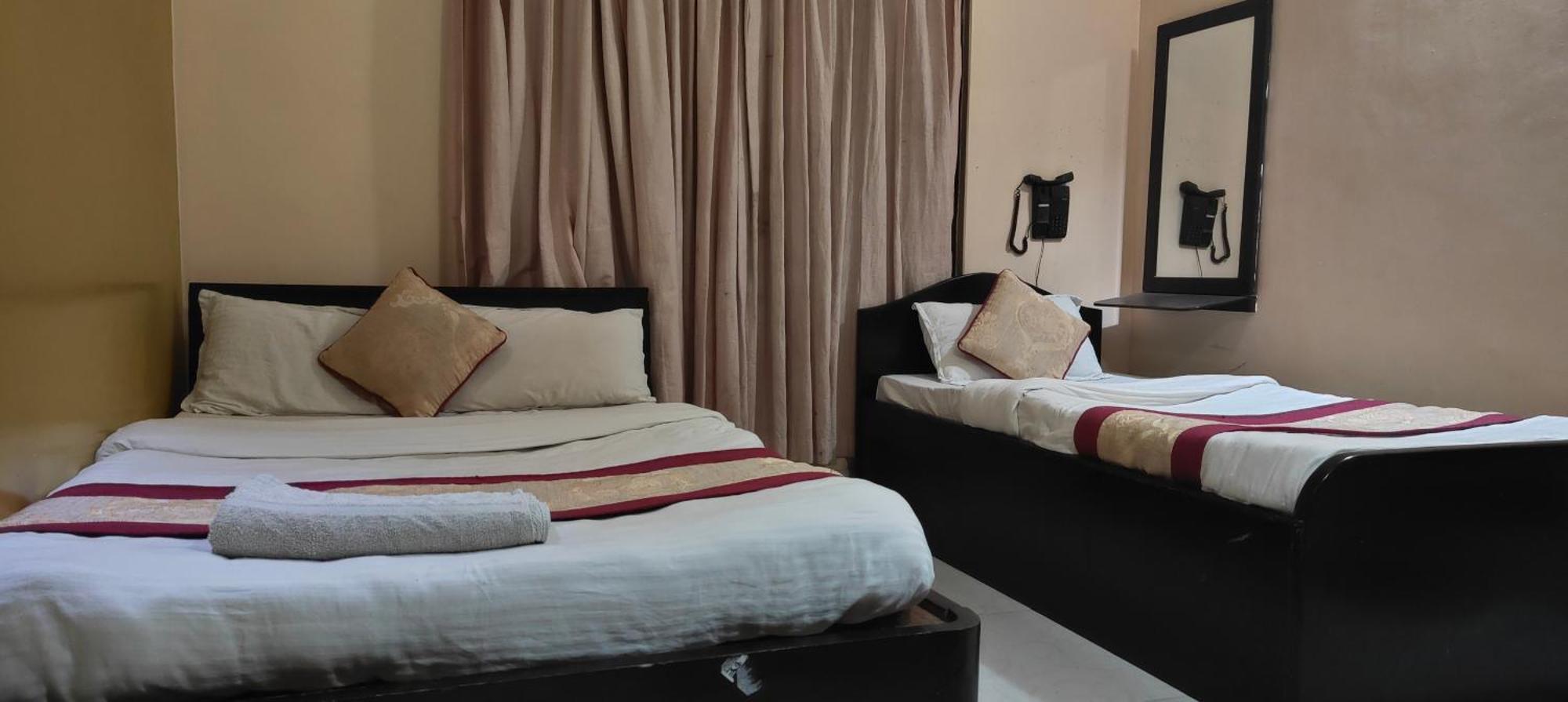 Hotel August International Pokhara Kültér fotó