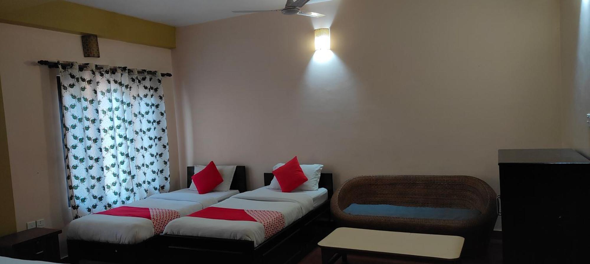 Hotel August International Pokhara Kültér fotó