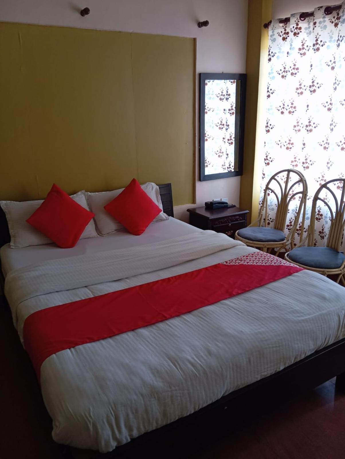 Hotel August International Pokhara Kültér fotó